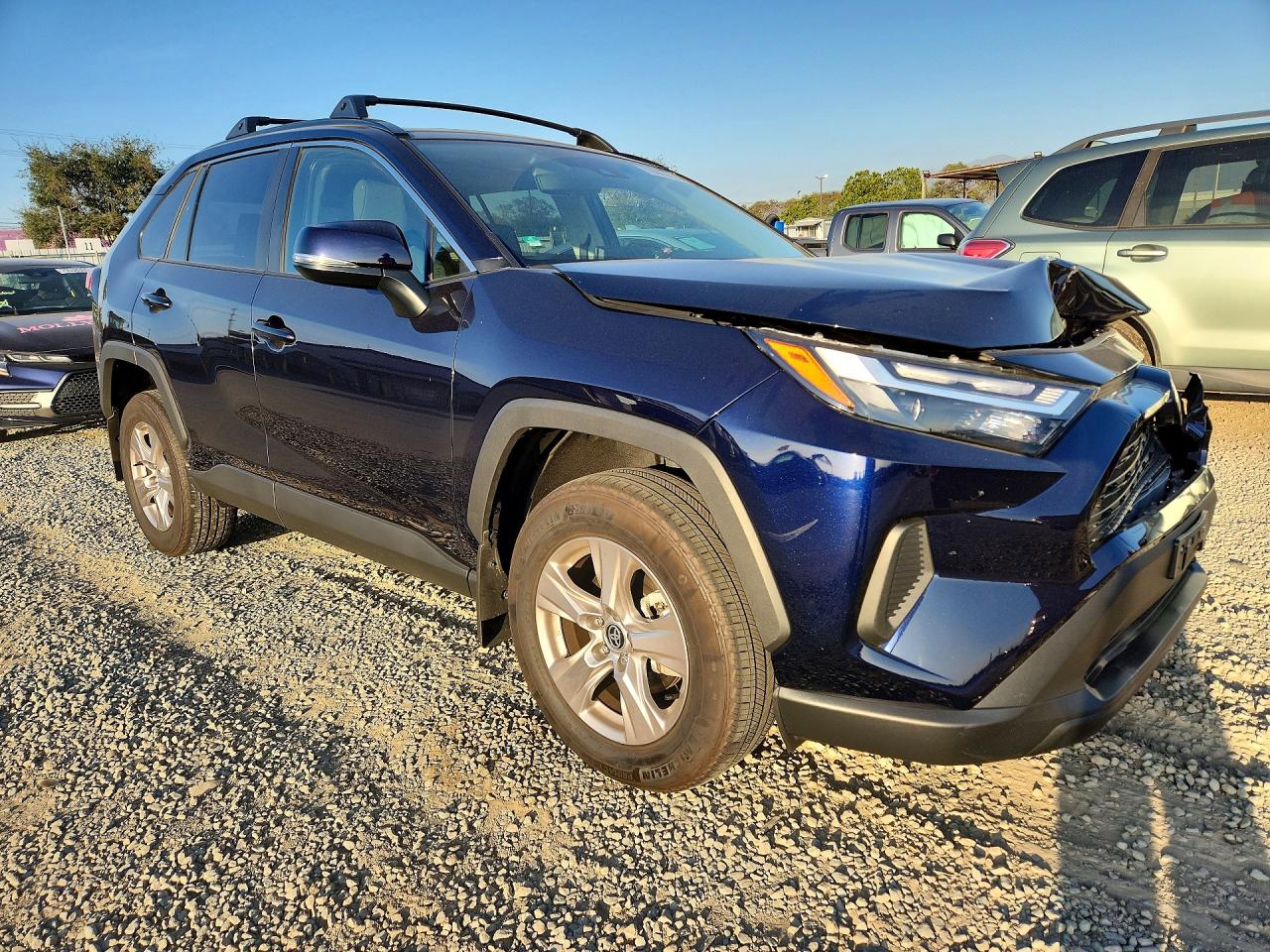 2025 TOYOTA RAV4 XLE photo 7