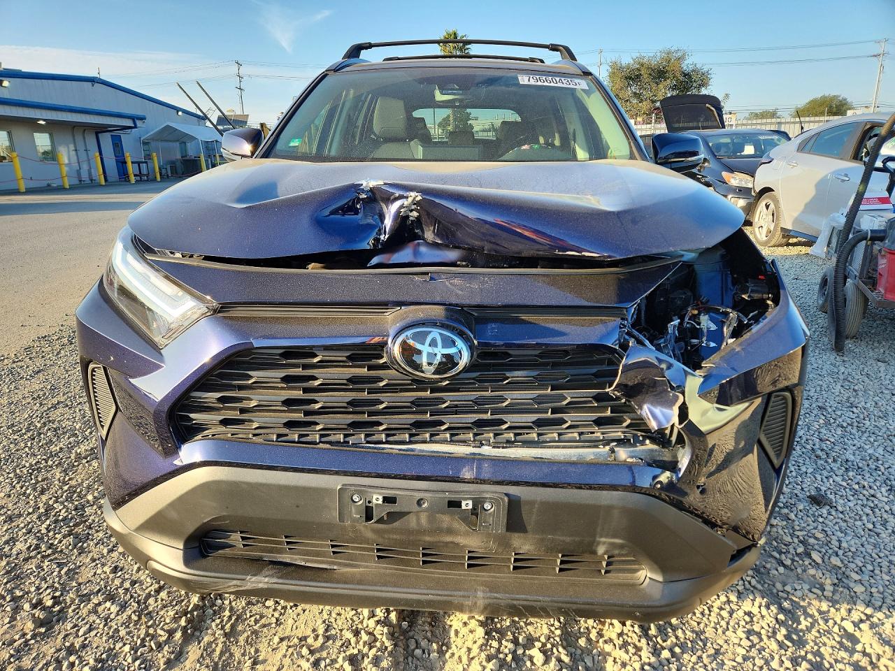 2025 TOYOTA RAV4 XLE photo 9