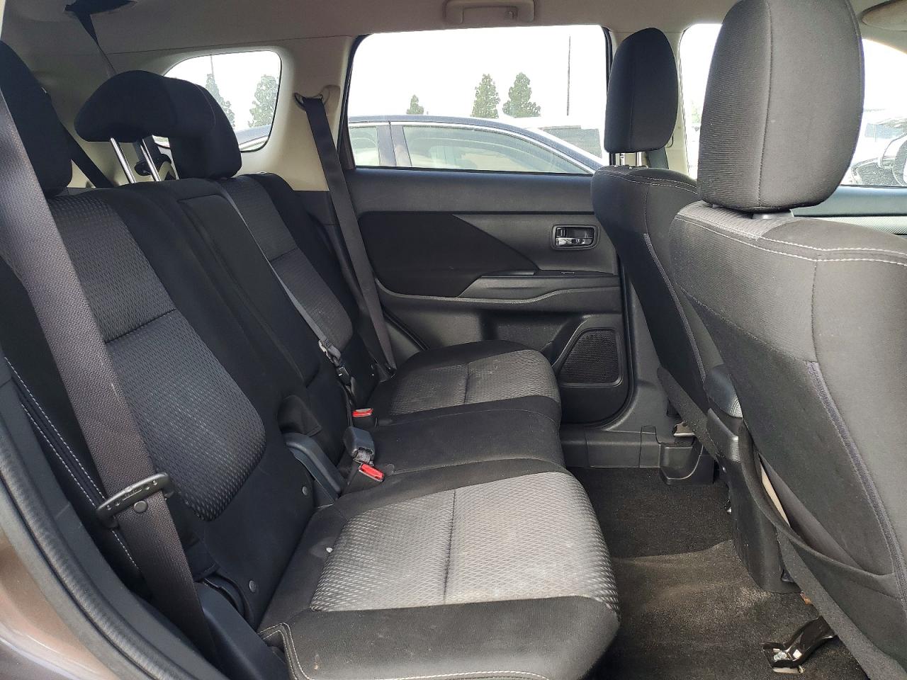 2018 MITSUBISHI OUTLANDER ES photo 10
