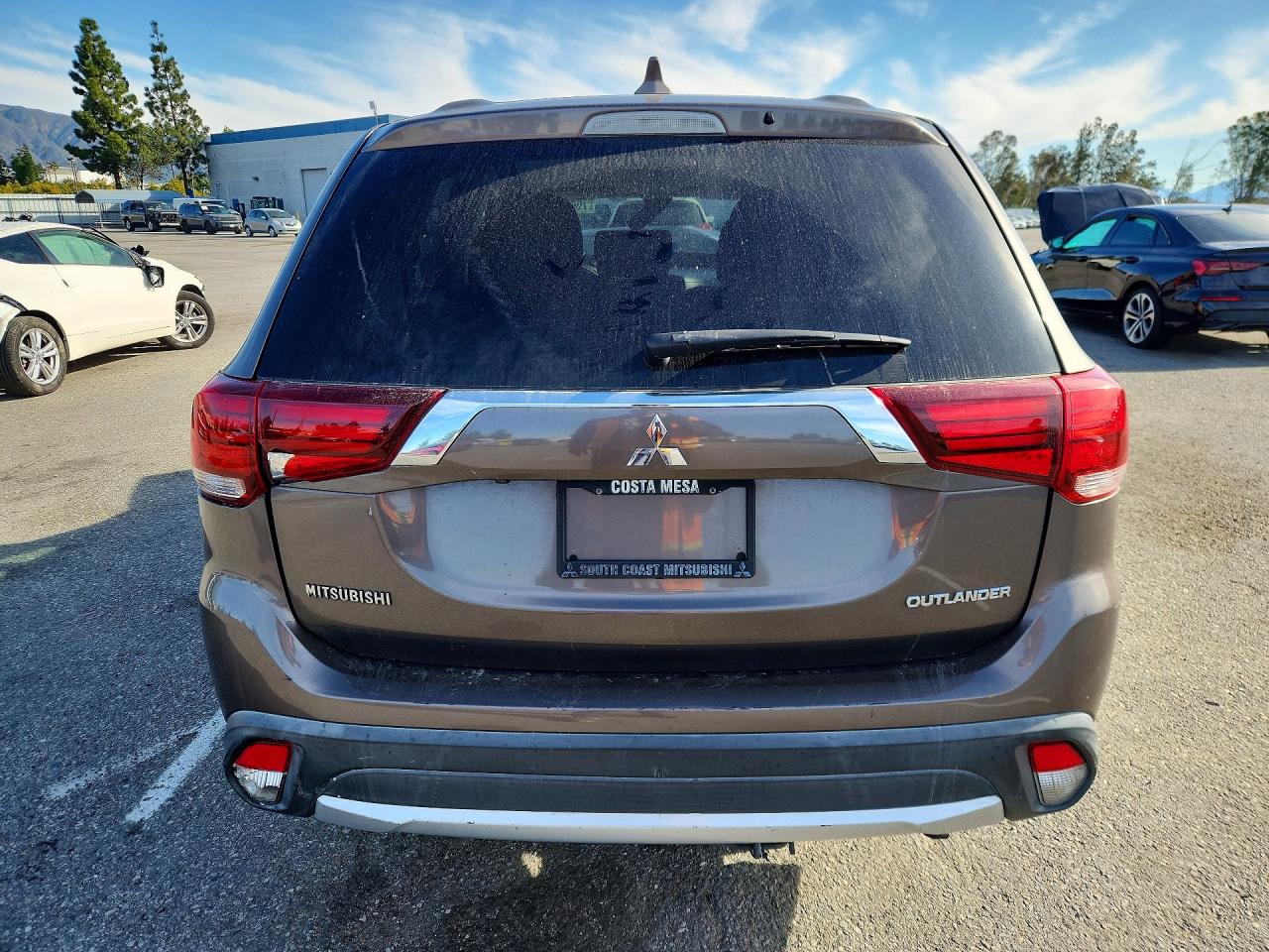 2018 MITSUBISHI OUTLANDER ES photo 6
