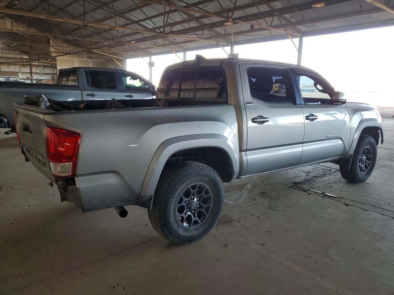 2017 TOYOTA TACOMA SR5 V6 photo 5