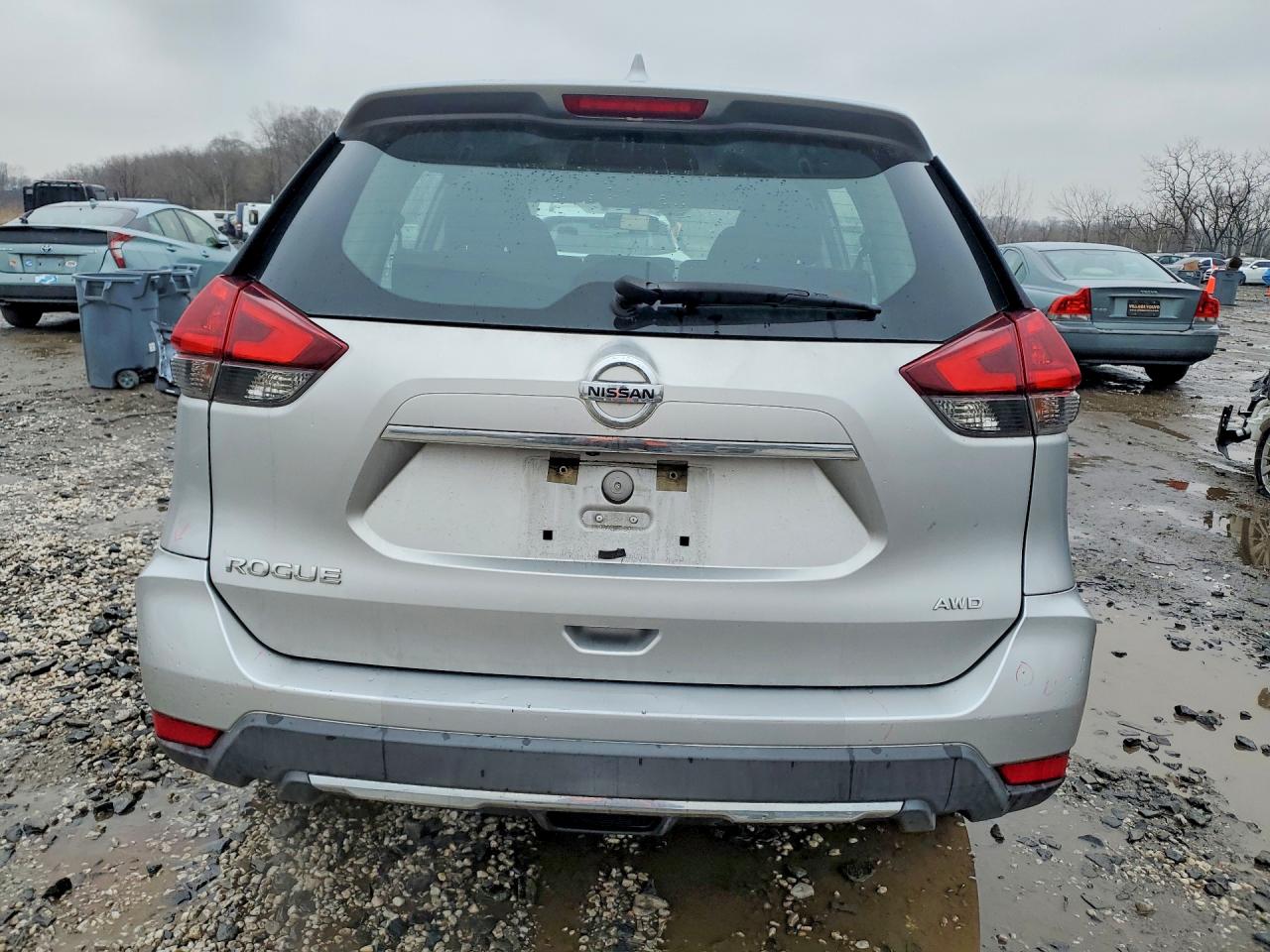 2018 NISSAN ROGUE S photo 11