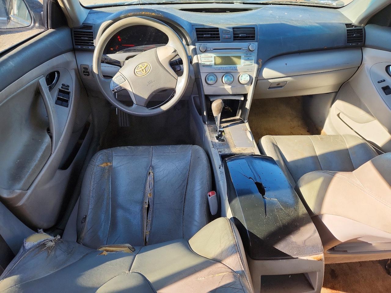 2009 TOYOTA CAMRY LE photo 8