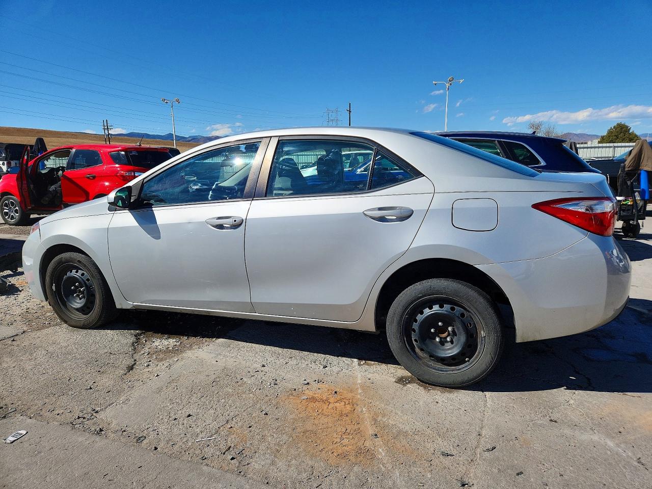 2014 TOYOTA COROLLA LE photo 3