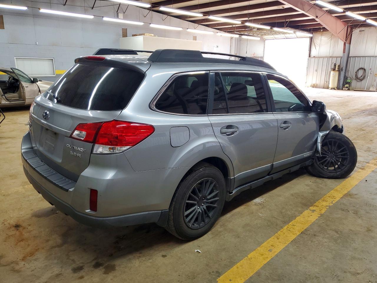 2010 SUBARU OUTBACK 3.6R LIMITED photo 3