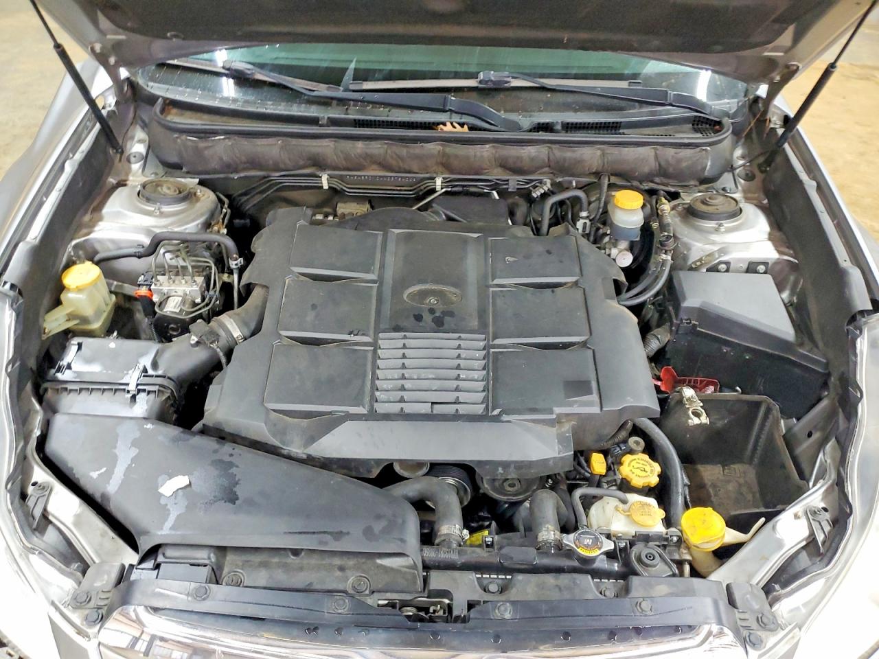 2010 SUBARU OUTBACK 3.6R LIMITED photo 11