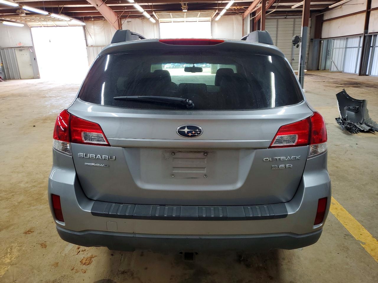 2010 SUBARU OUTBACK 3.6R LIMITED photo 6
