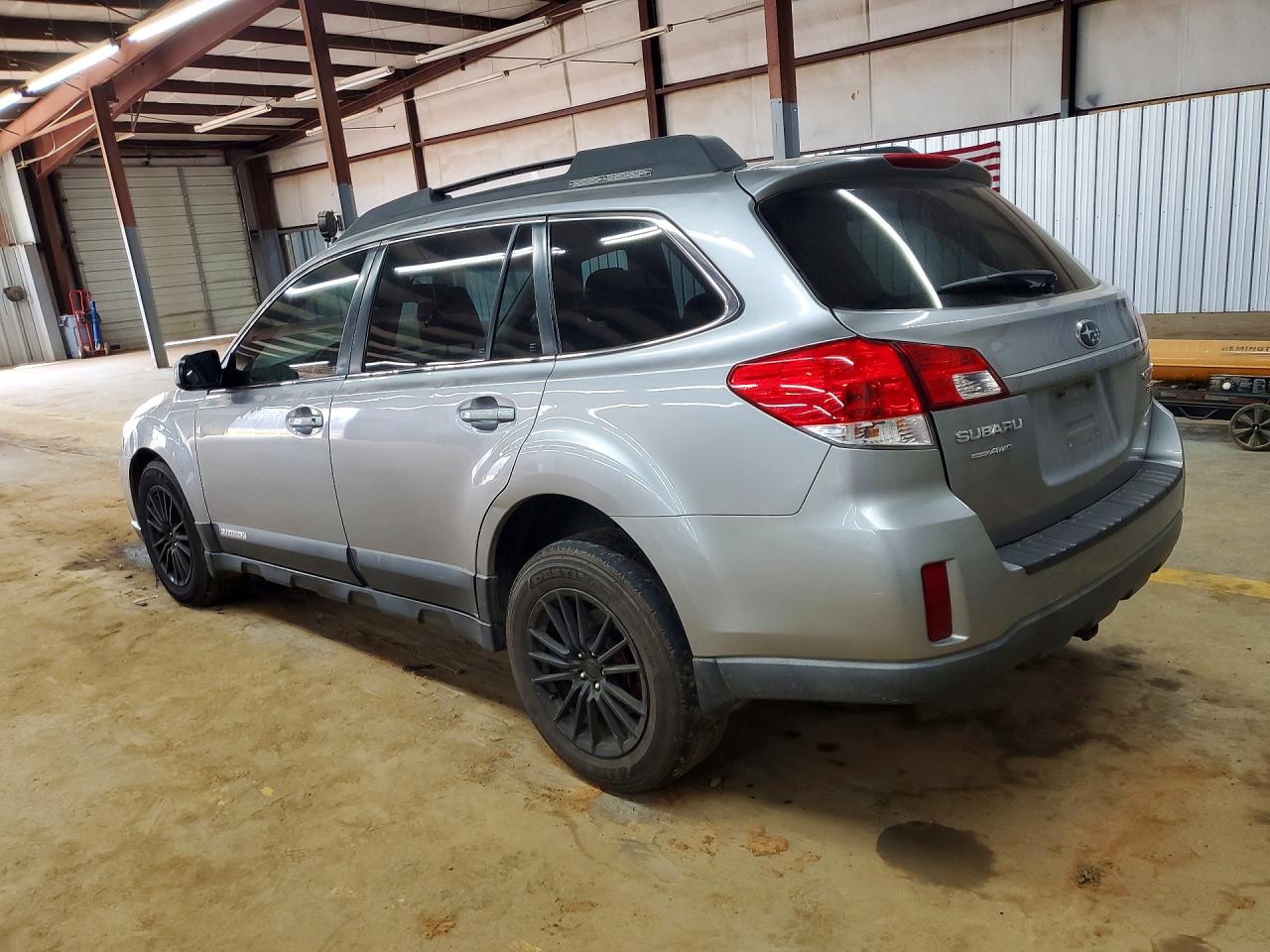 2010 SUBARU OUTBACK 3.6R LIMITED photo 2