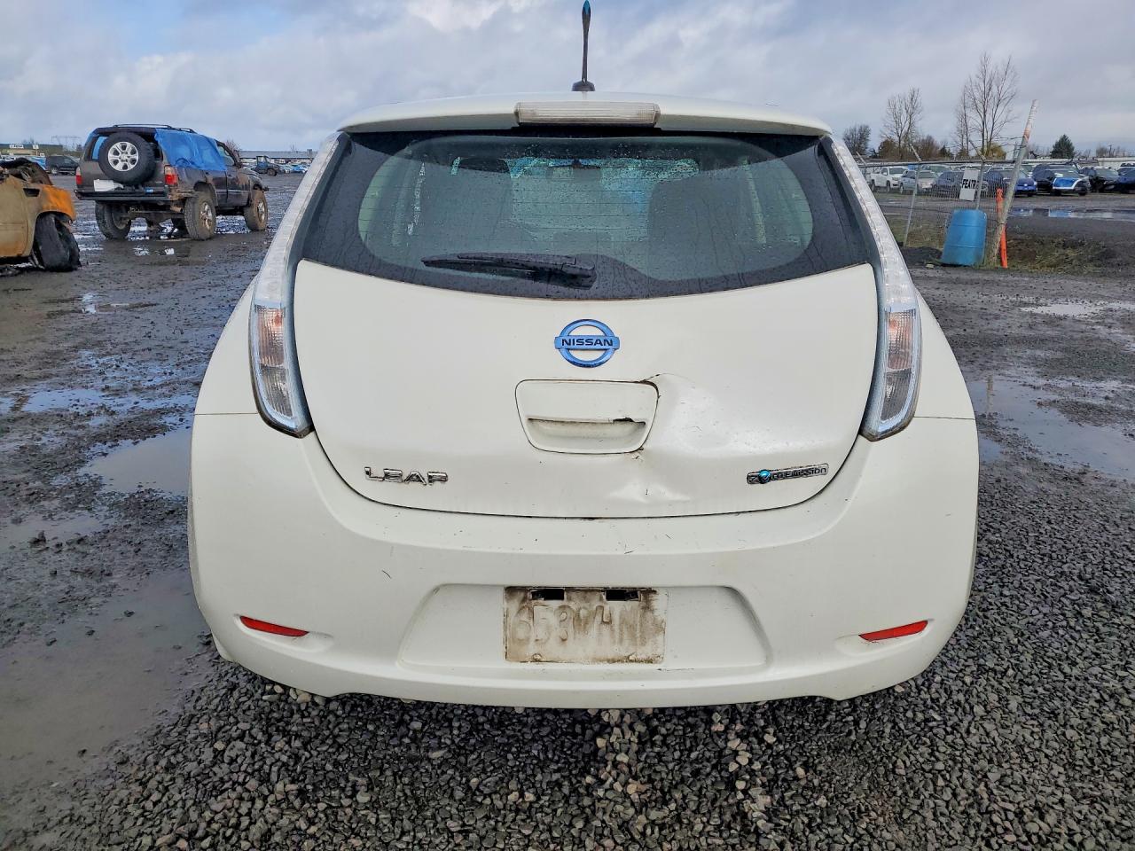 2013 NISSAN LEAF S photo 6