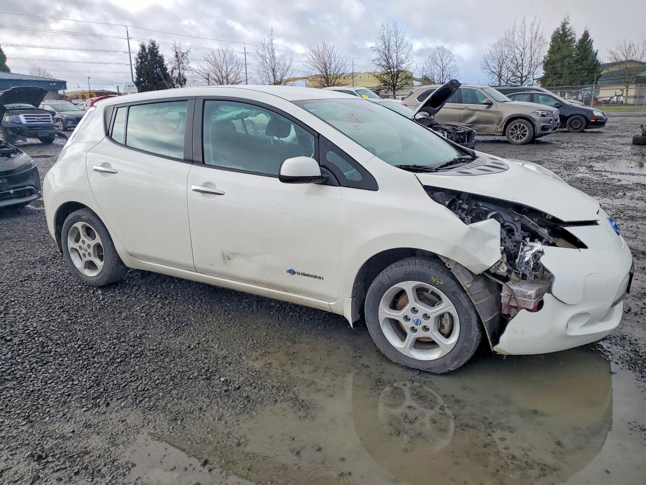 2013 NISSAN LEAF S photo 4