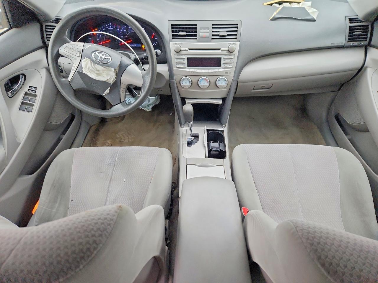 2011 TOYOTA CAMRY LE photo 15