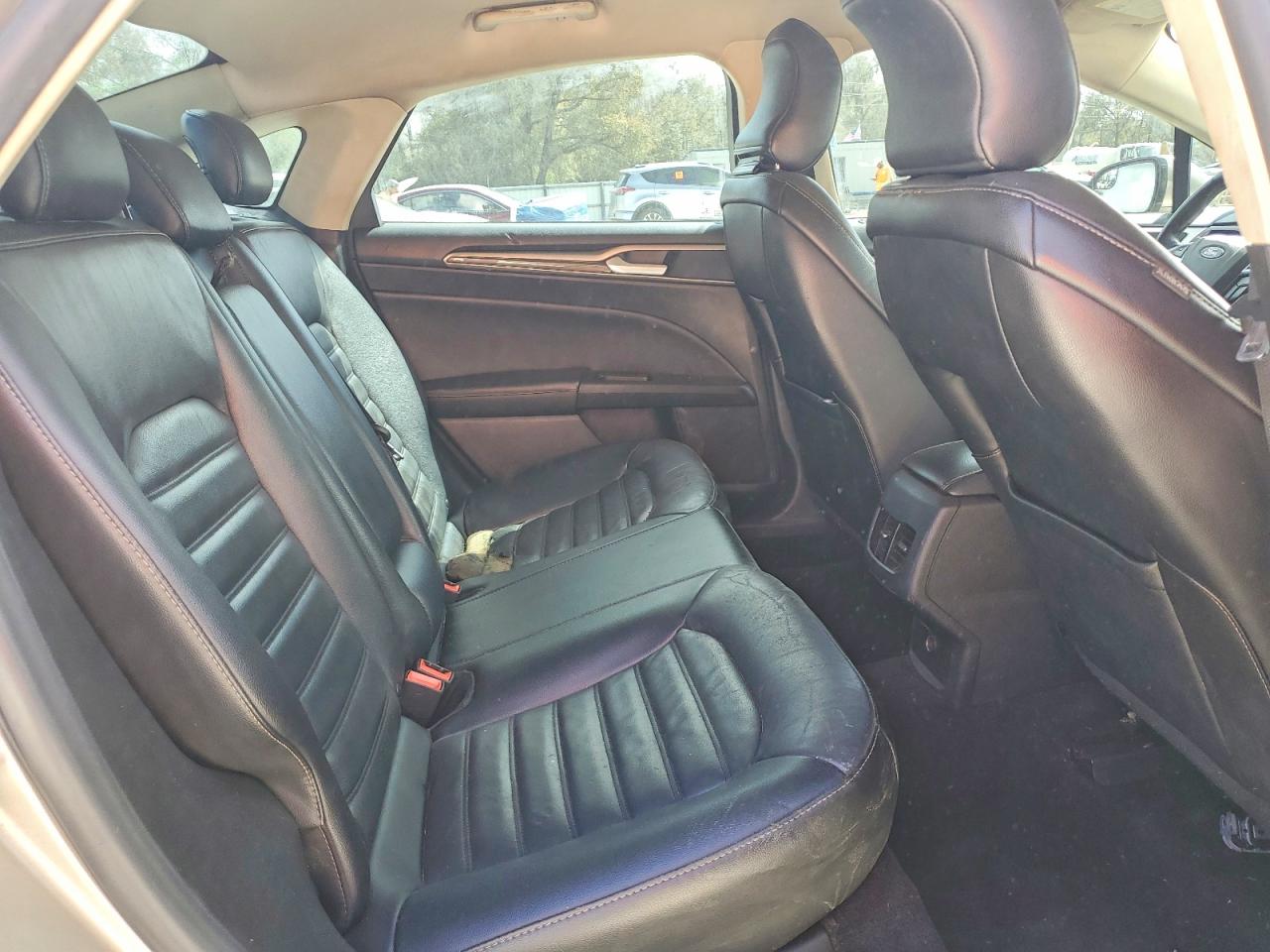 2017 FORD FUSION SE photo 19