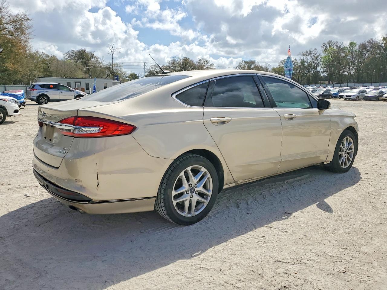 2017 FORD FUSION SE photo 5