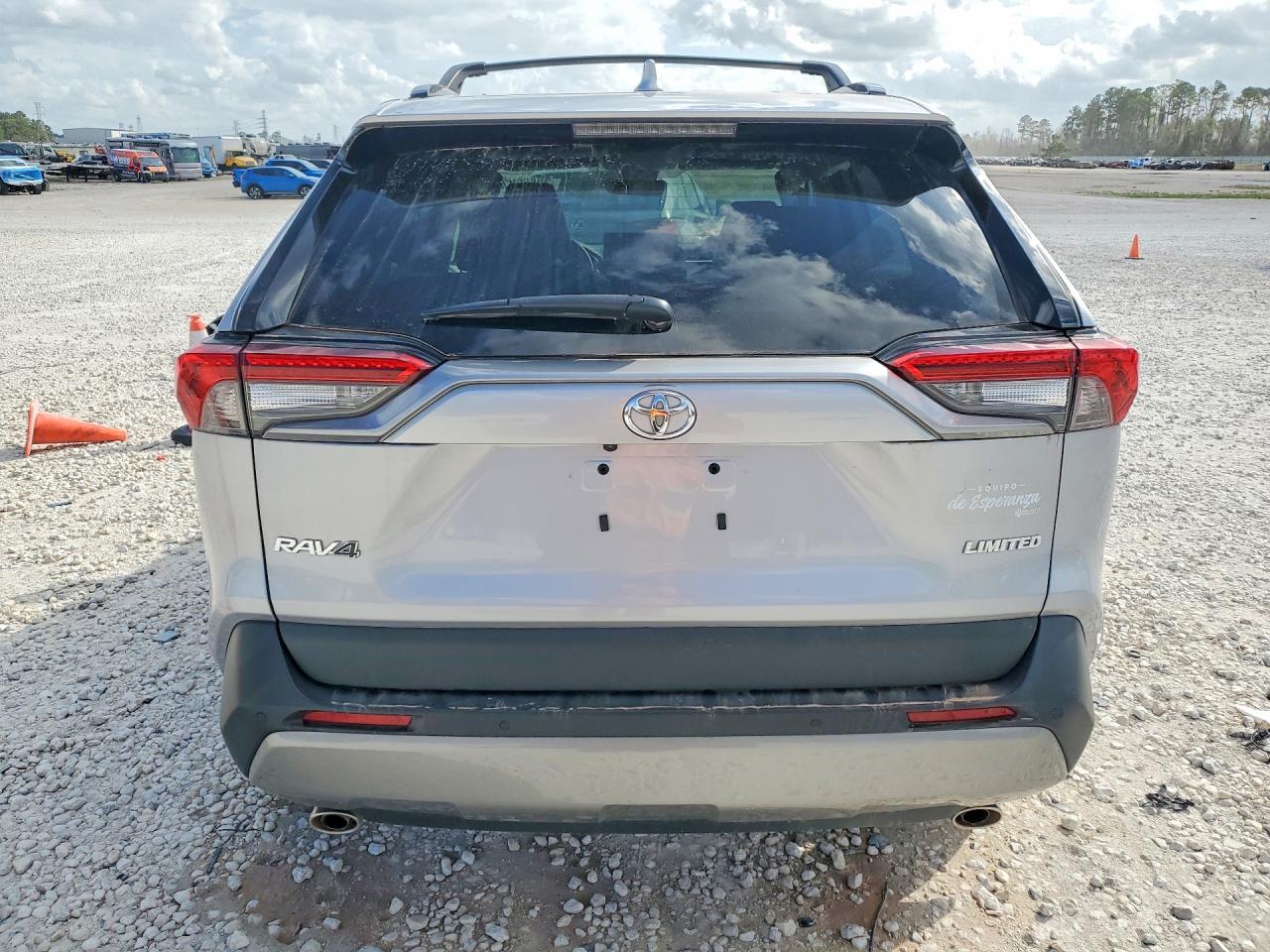2024 TOYOTA RAV4 LIMITED photo 11