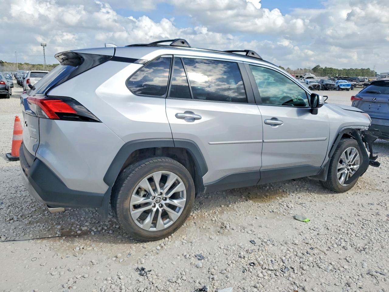 2024 TOYOTA RAV4 LIMITED photo 5