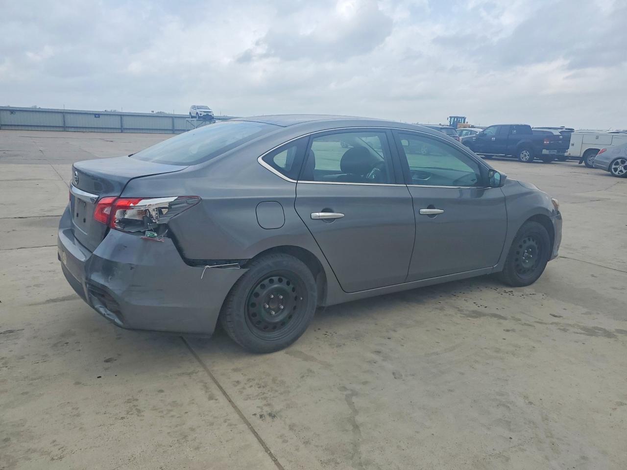 2016 NISSAN SENTRA S photo 3