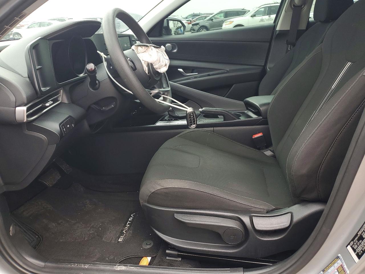 2023 HYUNDAI ELANTRA SEL photo 7