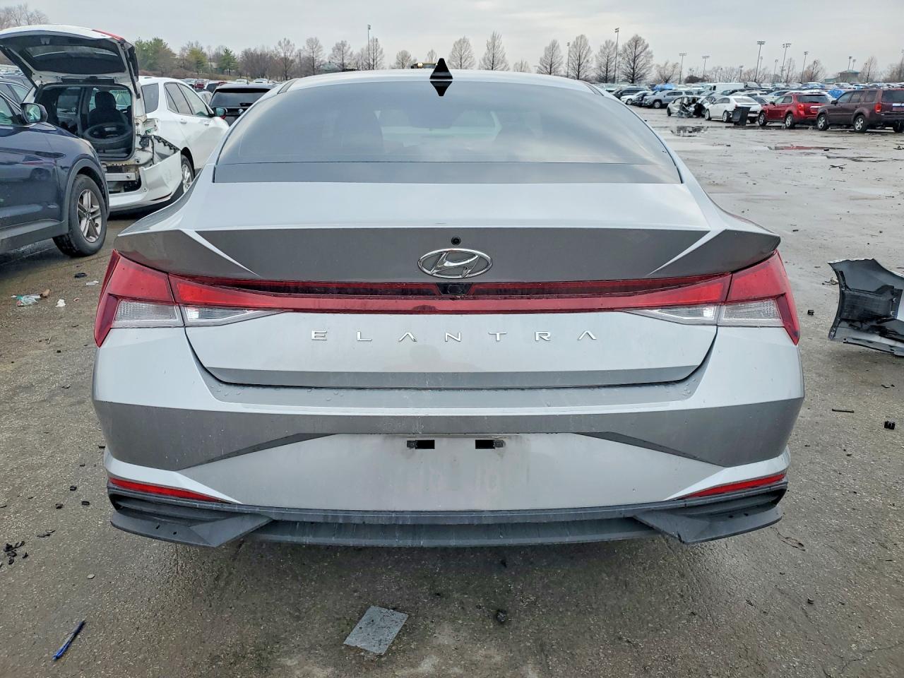 2023 HYUNDAI ELANTRA SEL photo 6
