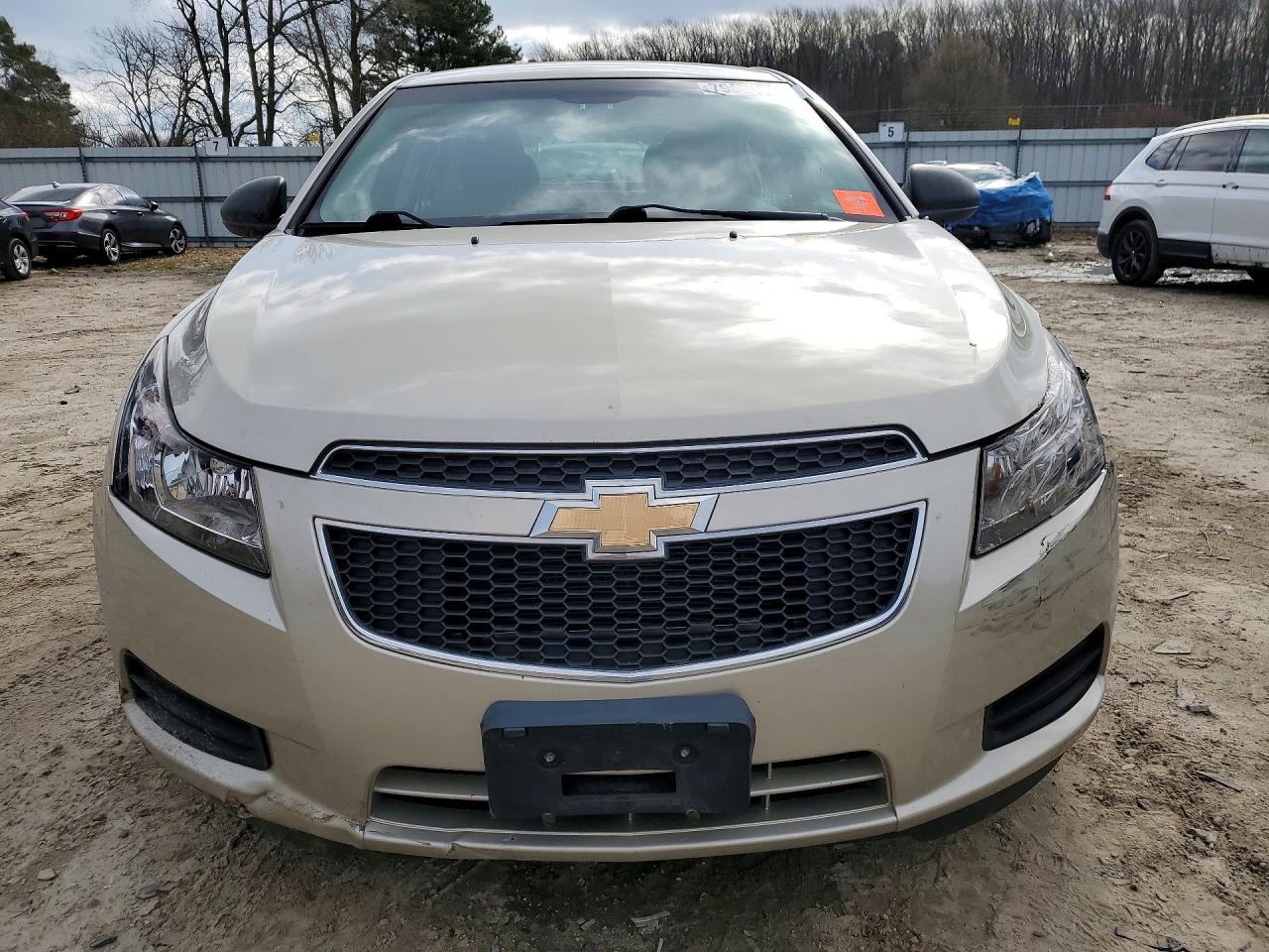 2014 CHEVROLET CRUZE LS photo 5