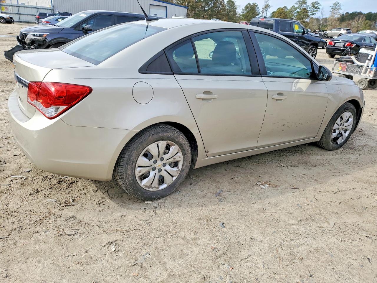 2014 CHEVROLET CRUZE LS photo 3