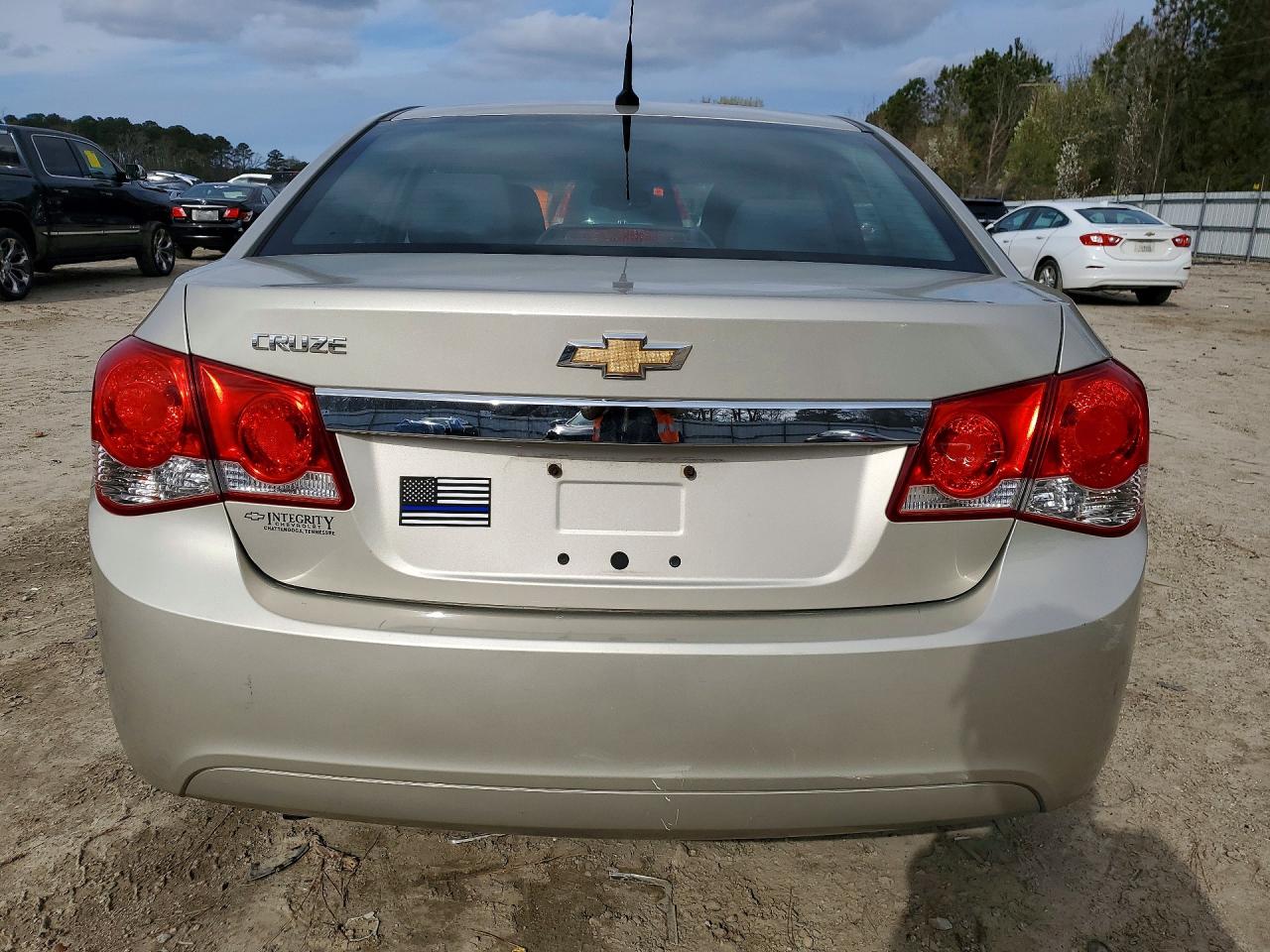 2014 CHEVROLET CRUZE LS photo 6