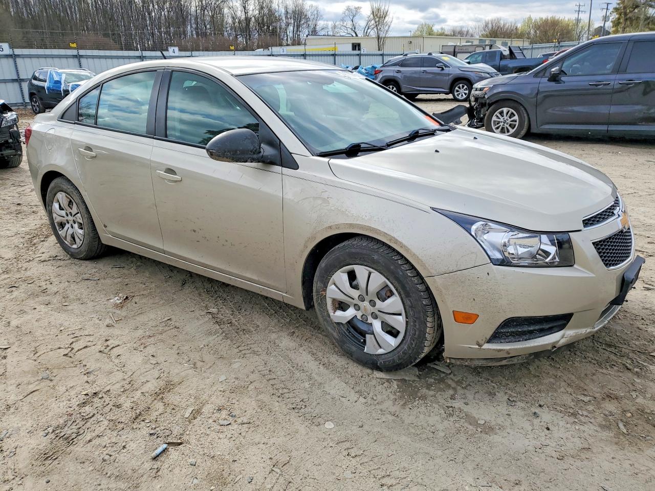 2014 CHEVROLET CRUZE LS photo 4