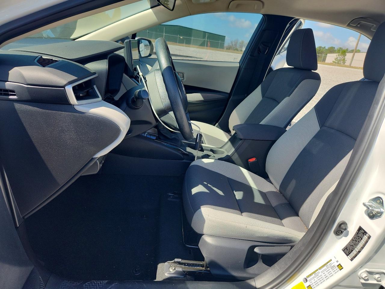 2025 TOYOTA COROLLA LE photo 7