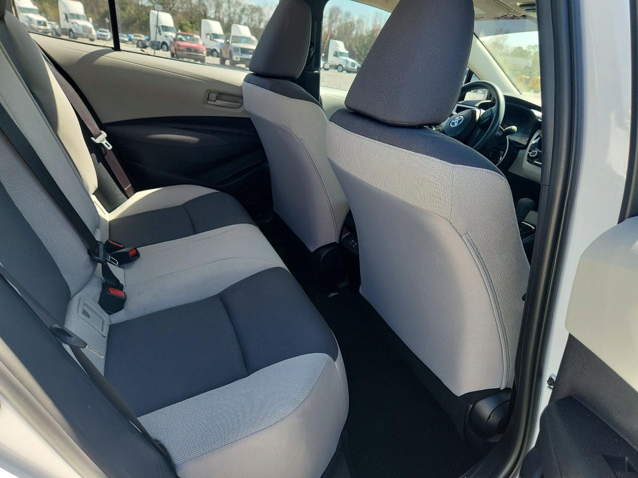 2025 TOYOTA COROLLA LE photo 10