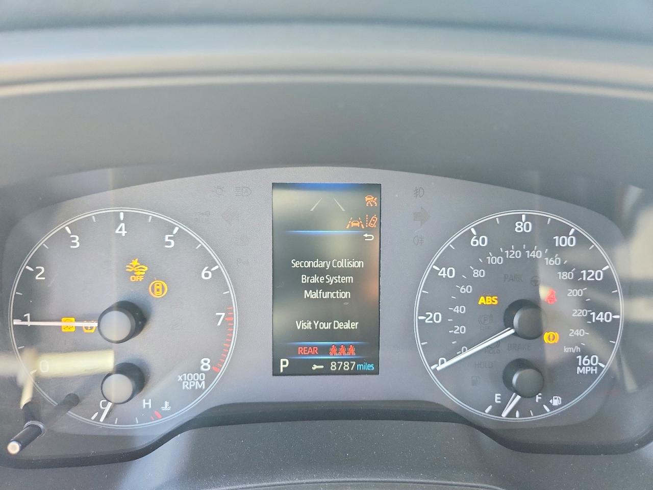 2025 TOYOTA COROLLA LE photo 9