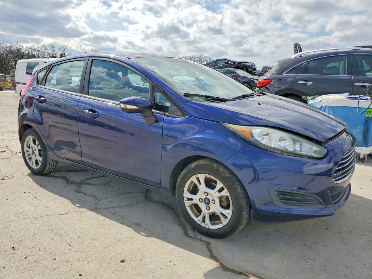 2016 FORD FIESTA SE photo 4