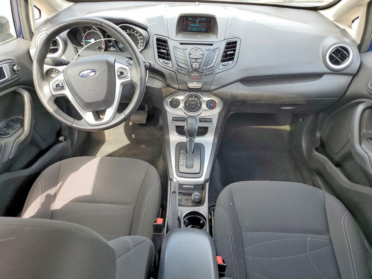 2016 FORD FIESTA SE photo 8