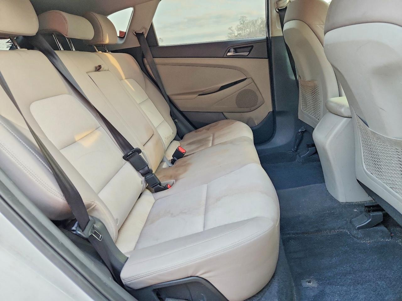 2016 HYUNDAI TUCSON SE photo 11