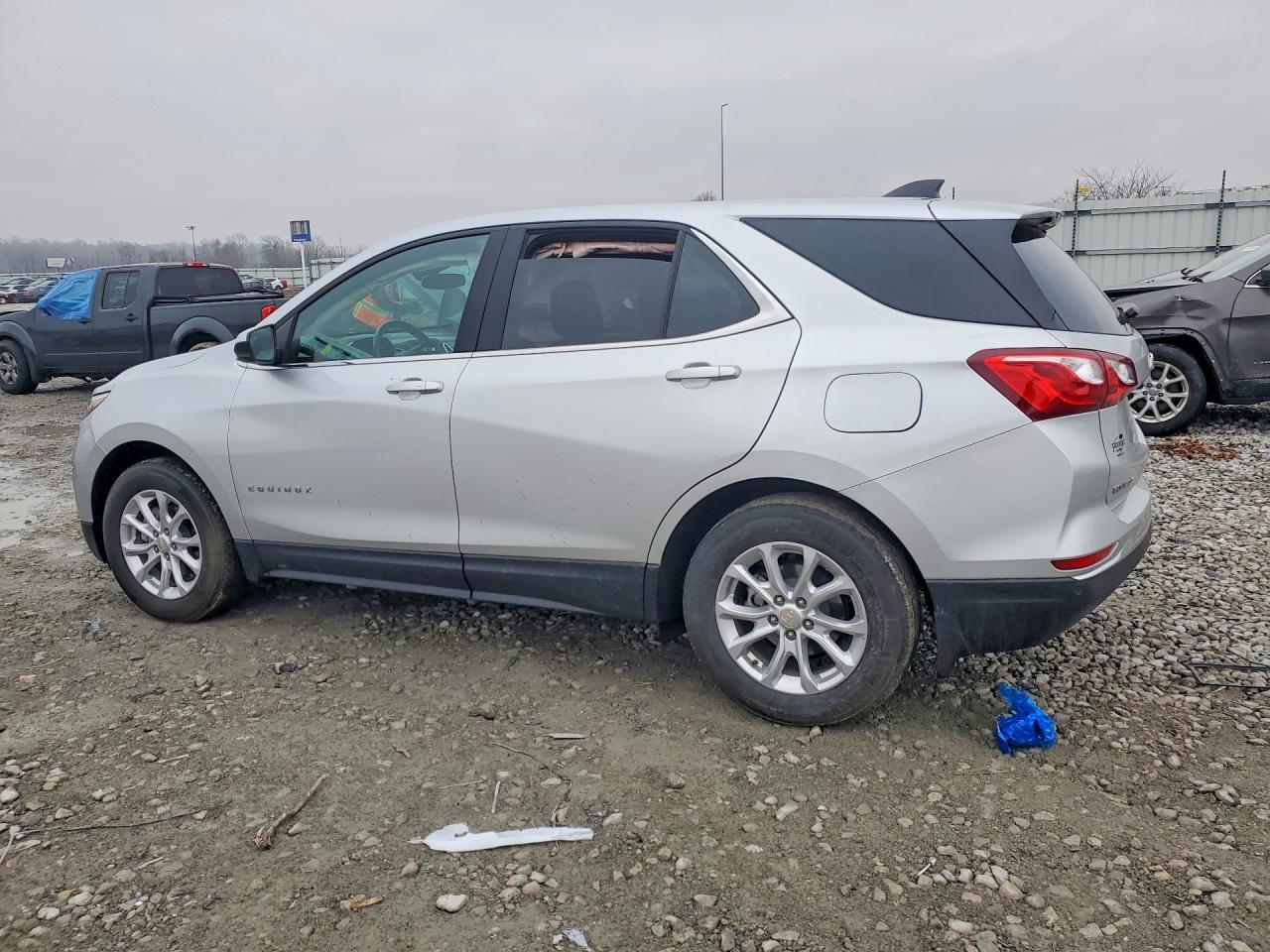 2020 CHEVROLET EQUINOX LT photo 3