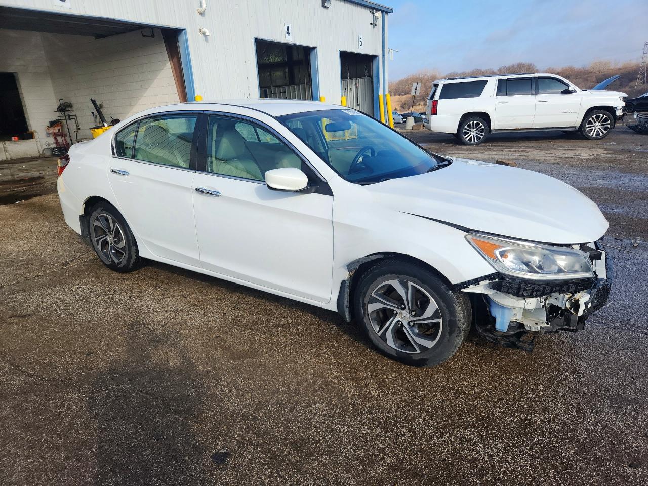 2017 HONDA ACCORD LX photo 4