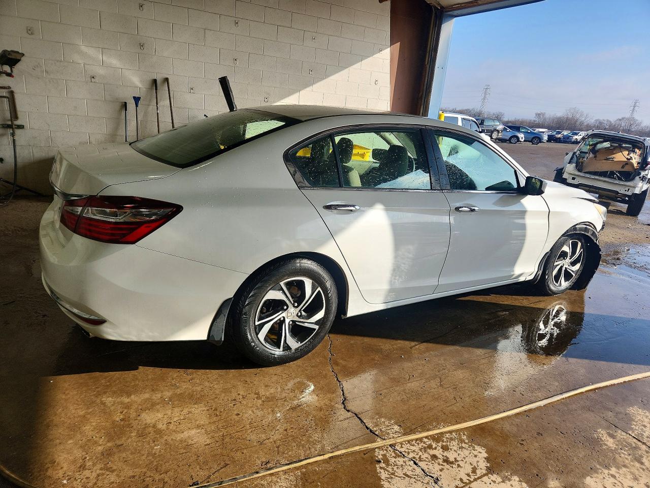2017 HONDA ACCORD LX photo 3