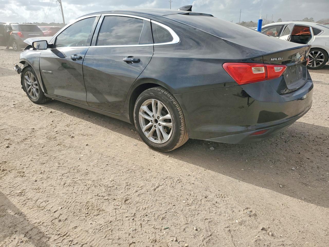 2018 CHEVROLET MALIBU LT photo 3