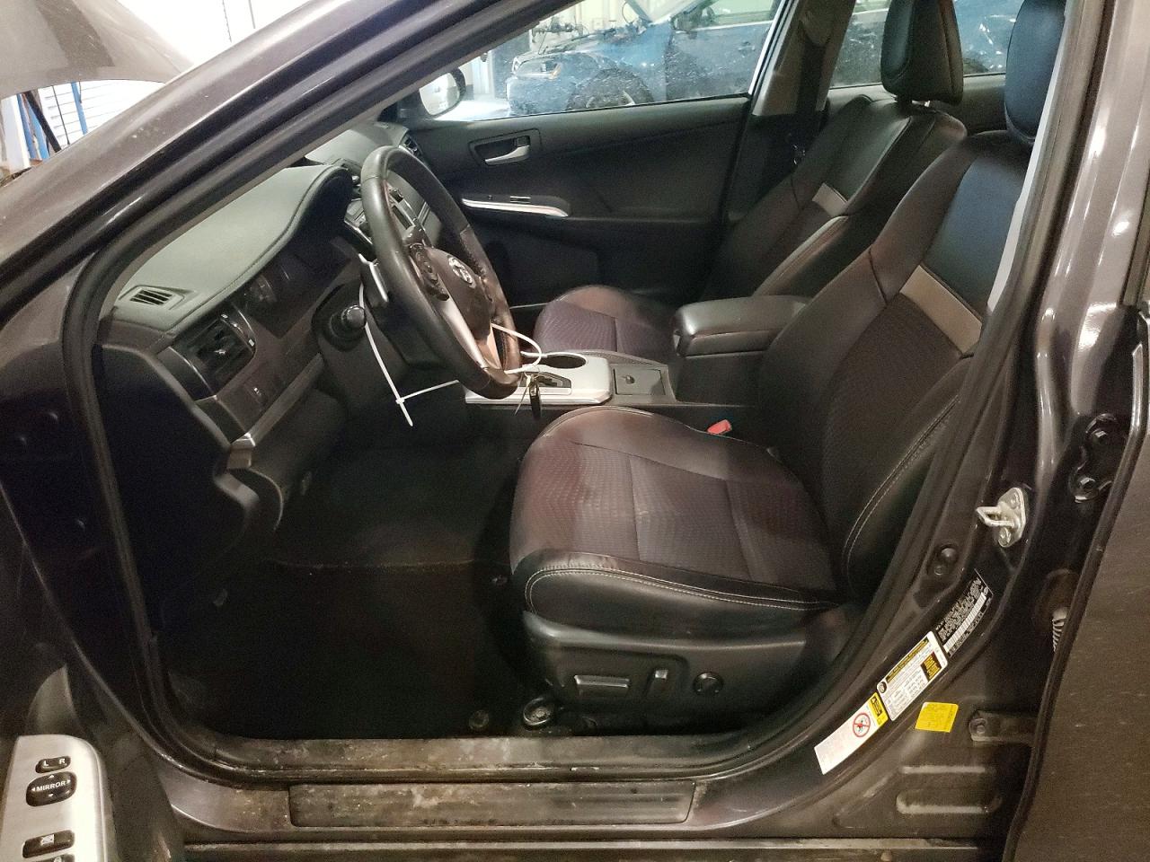 2012 TOYOTA CAMRY SE photo 13