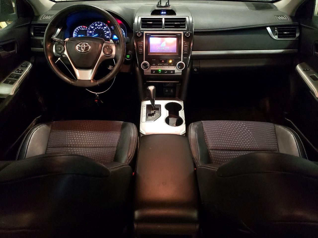 2012 TOYOTA CAMRY SE photo 15