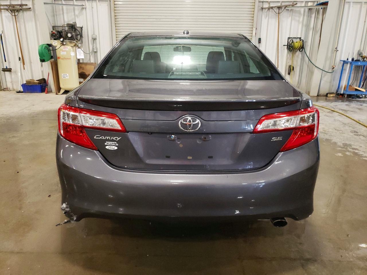 2012 TOYOTA CAMRY SE photo 11