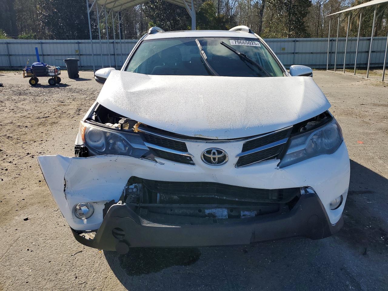 2015 TOYOTA RAV4 XLE photo 5