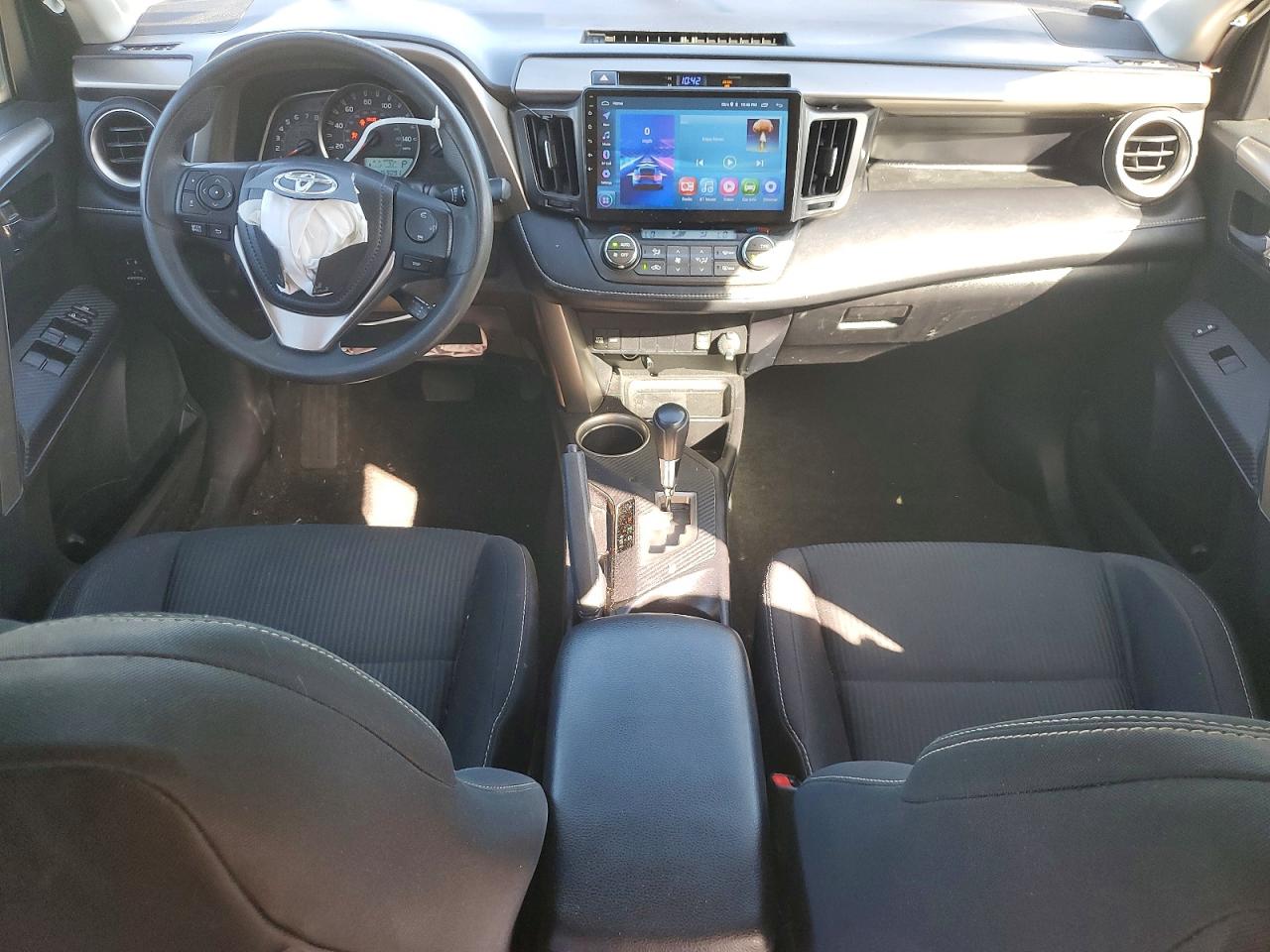 2015 TOYOTA RAV4 XLE photo 8