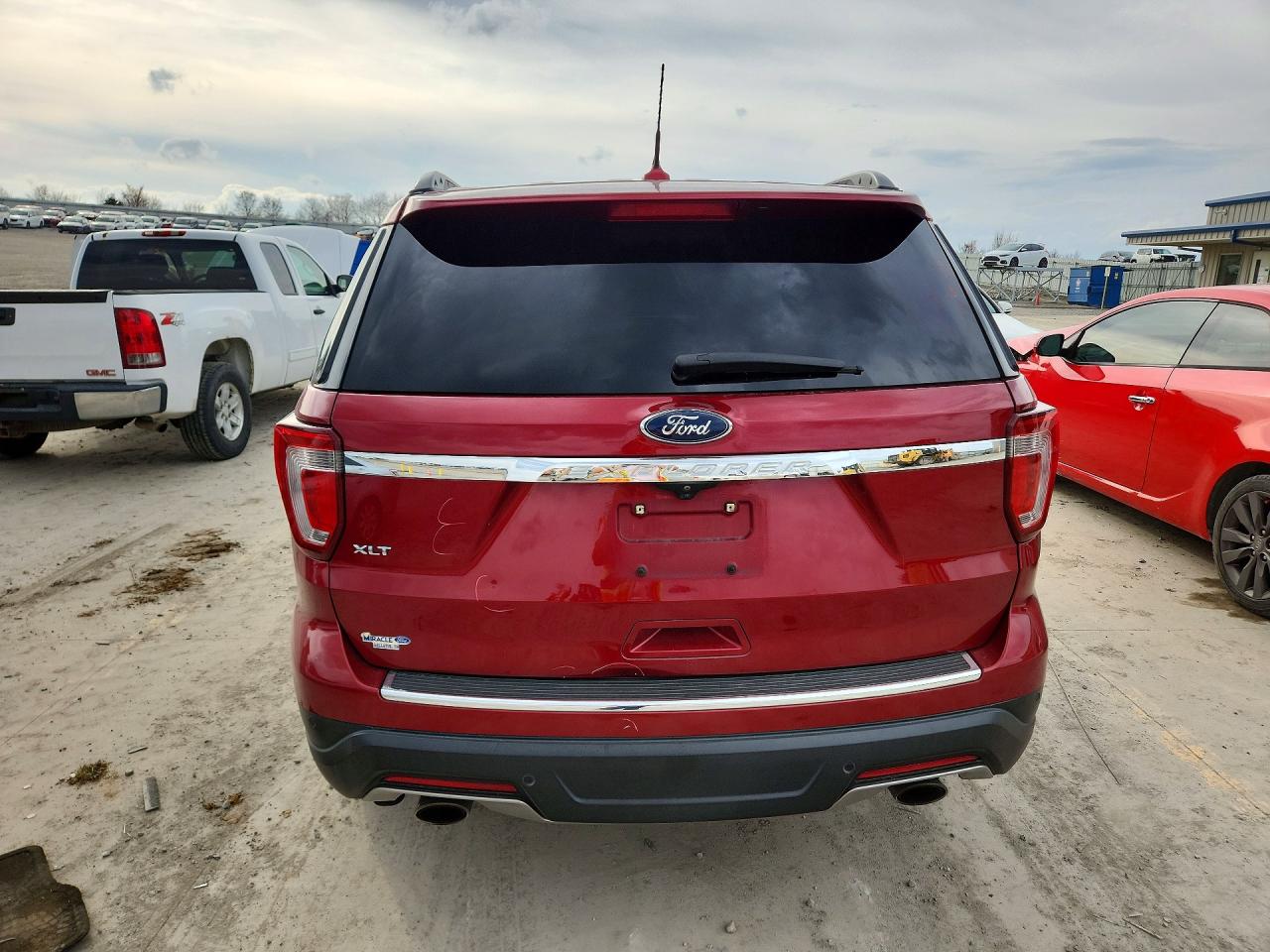 2018 FORD EXPLORER XLT photo 6