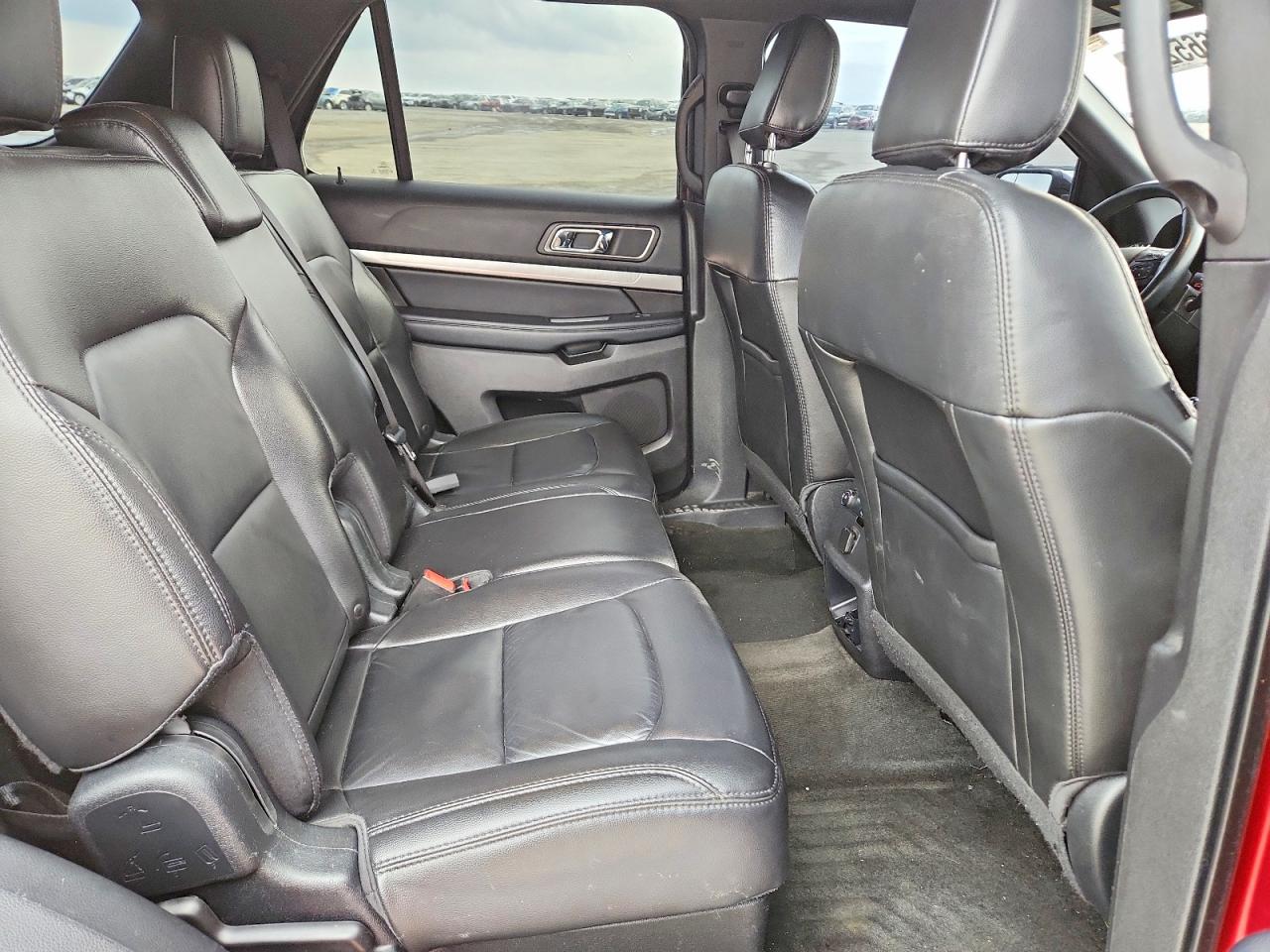 2018 FORD EXPLORER XLT photo 11