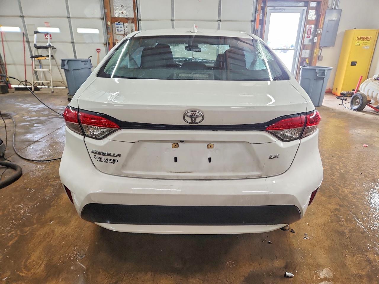 2021 TOYOTA COROLLA LE photo 6