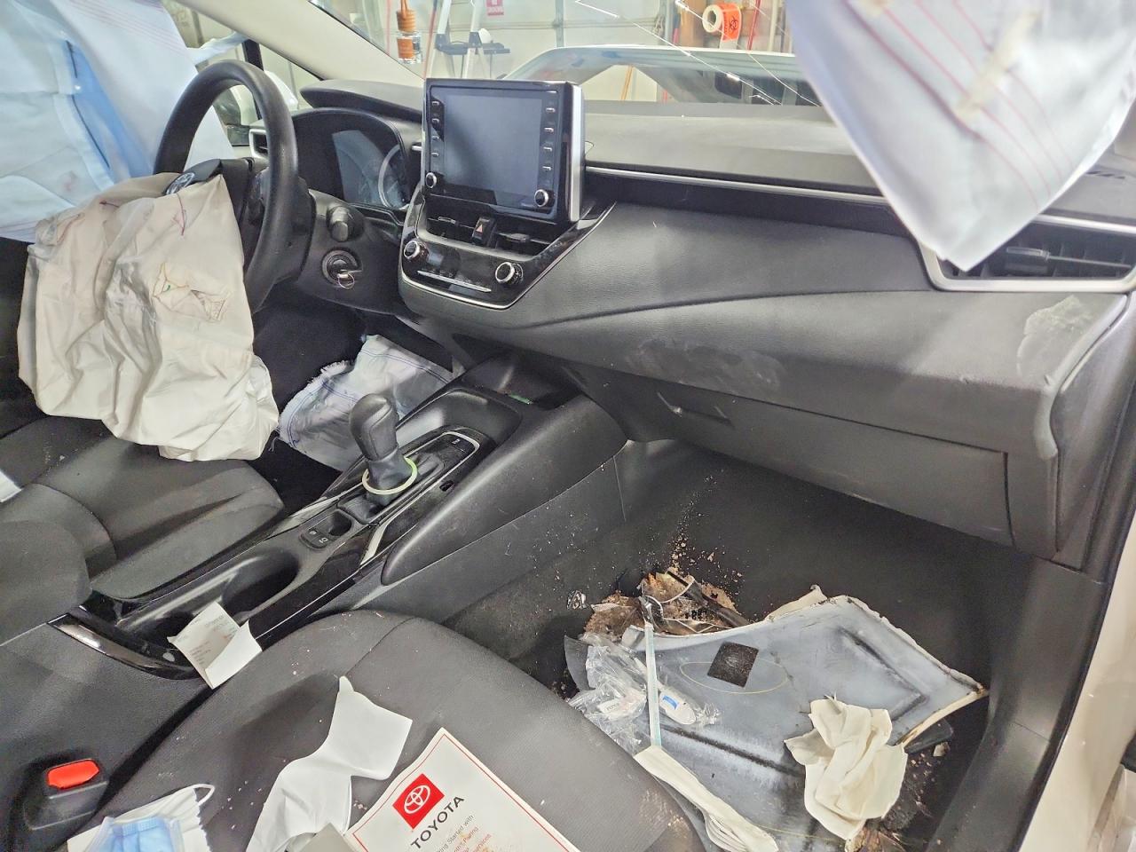2021 TOYOTA COROLLA LE photo 8