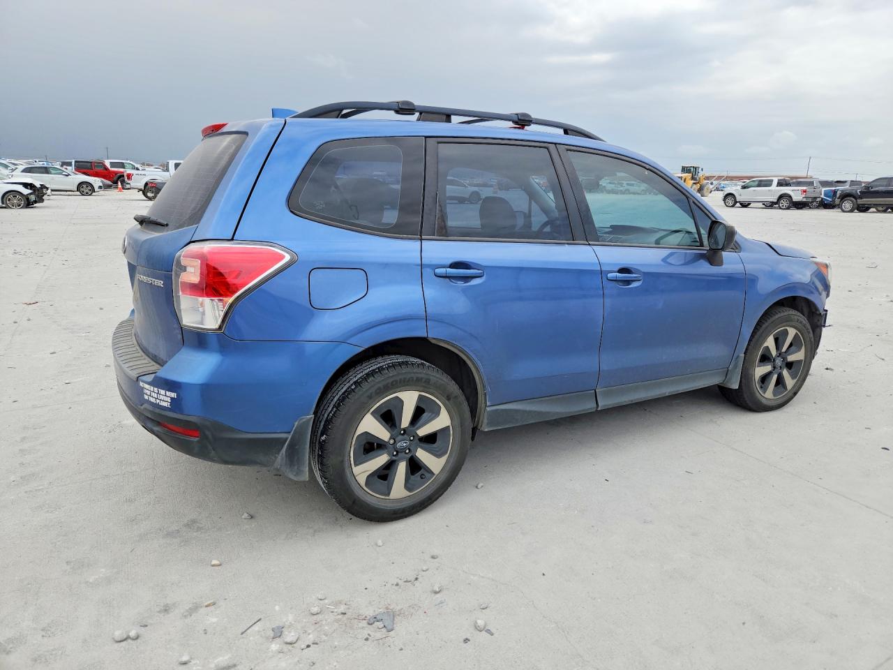 2018 SUBARU FORESTER photo 3