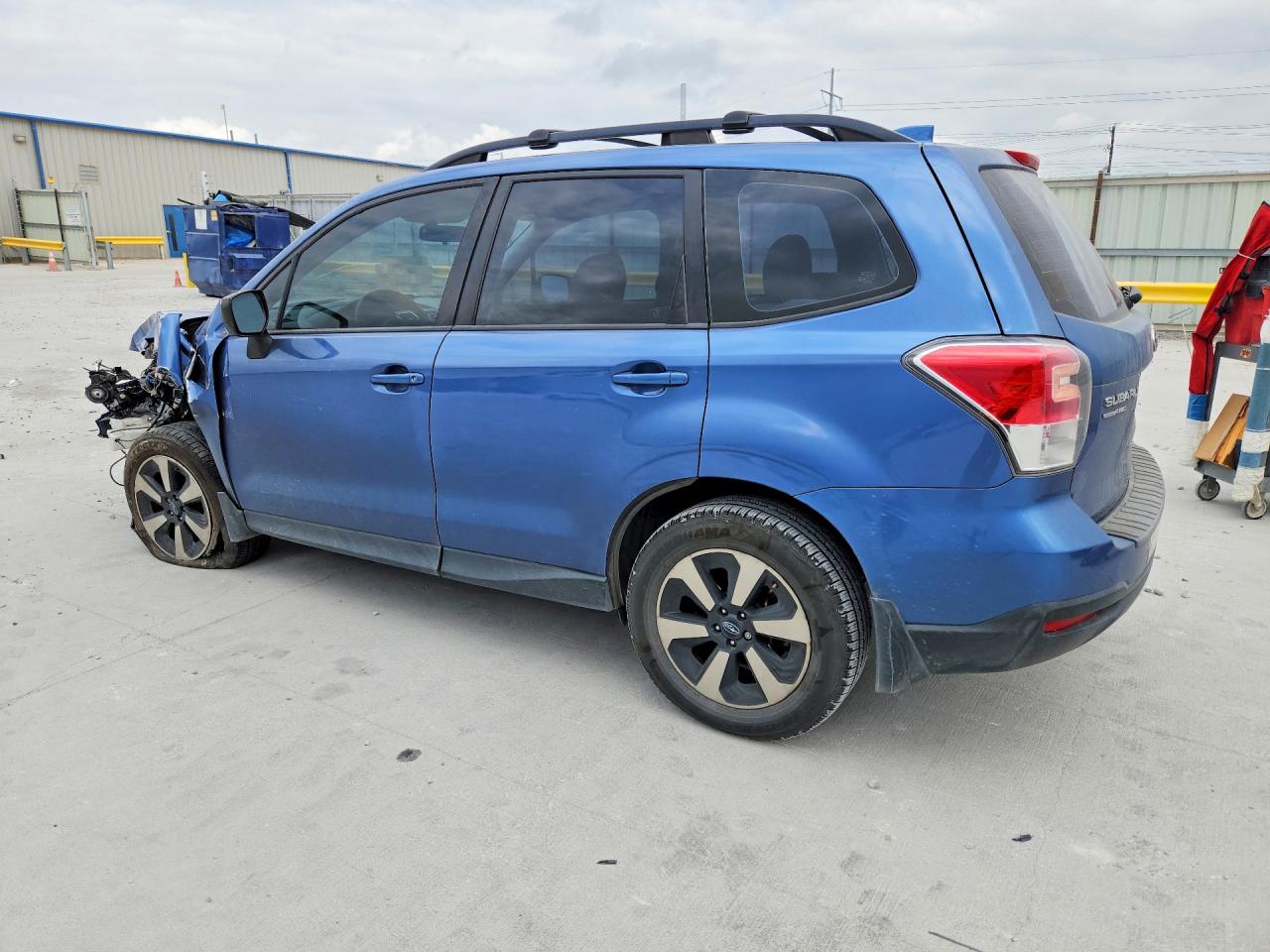 2018 SUBARU FORESTER photo 2