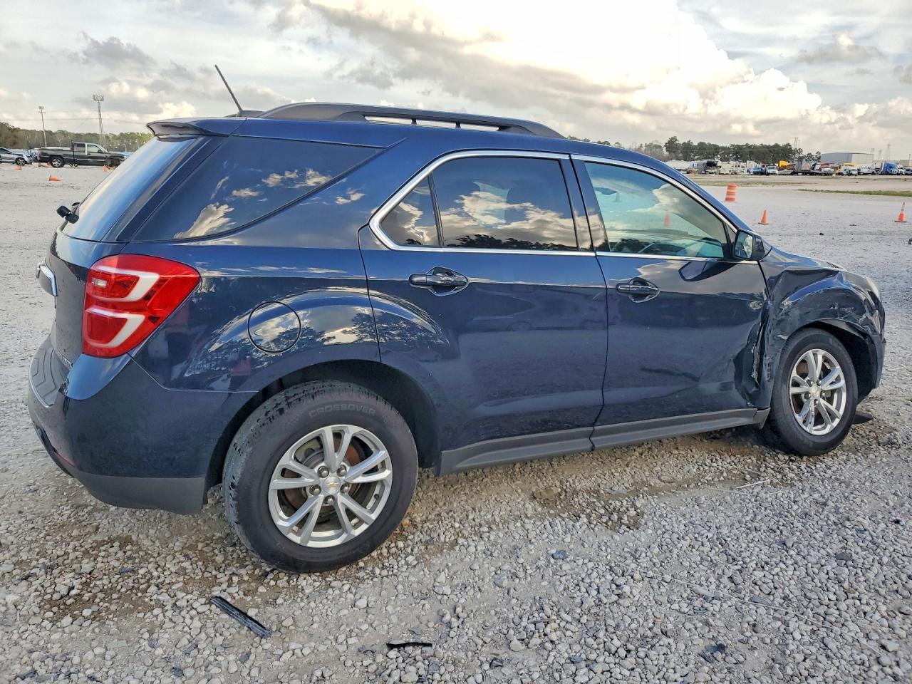 2016 CHEVROLET EQUINOX LT photo 5