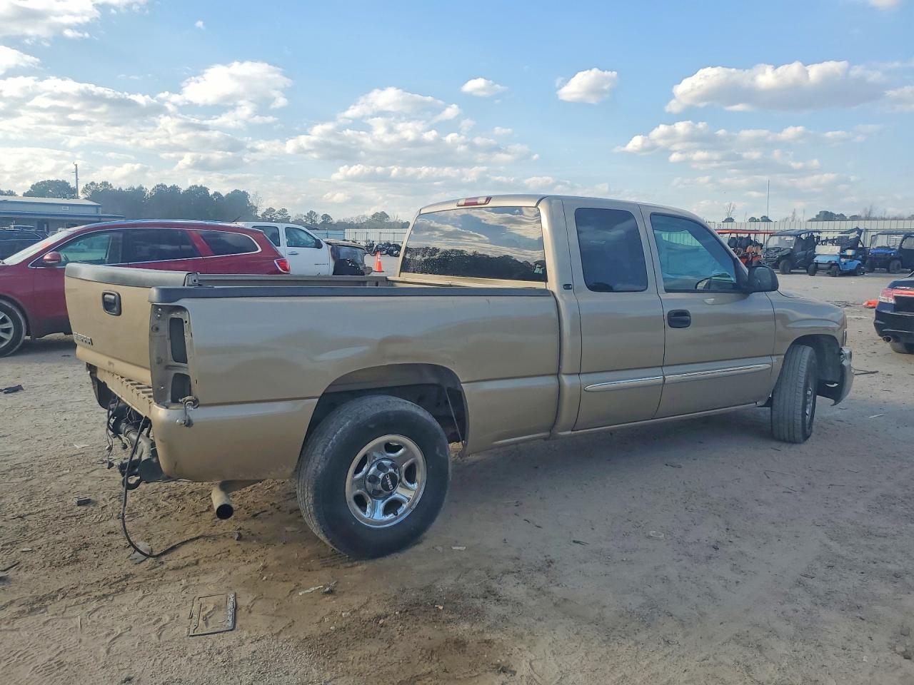 2004 GMC NEW SIERRA C1500 photo 3