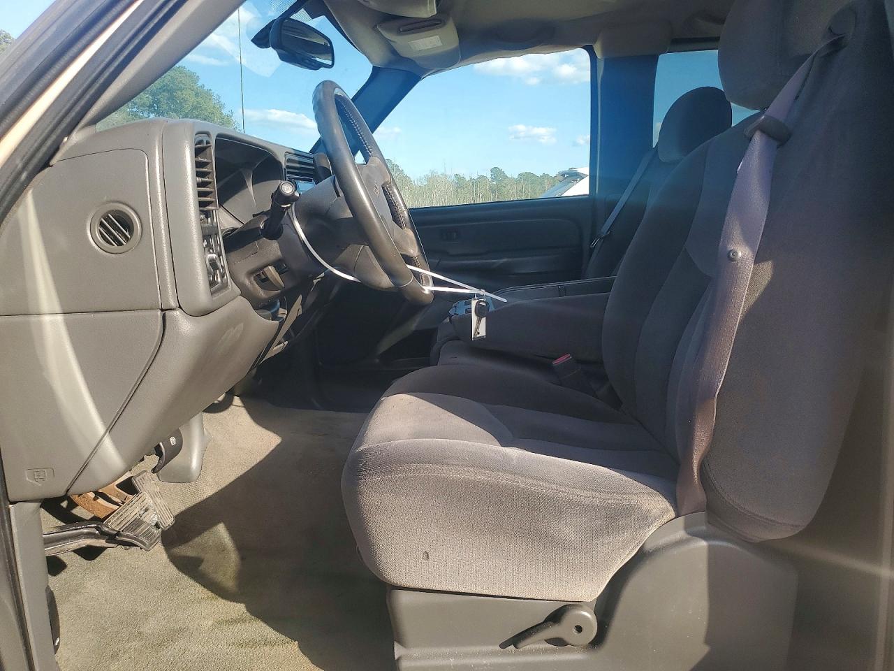 2004 GMC NEW SIERRA C1500 photo 7
